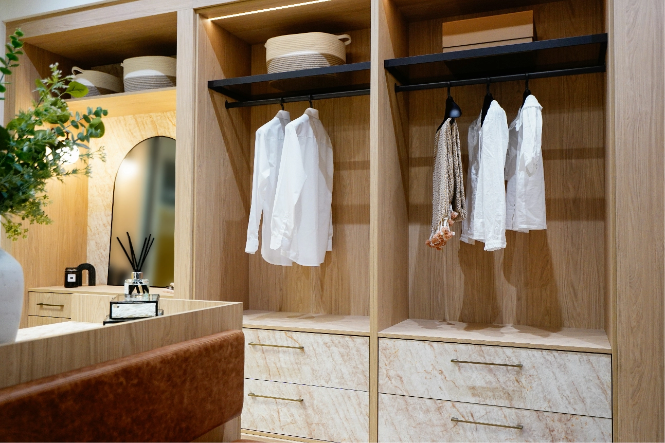 DRESSING ROOM 2